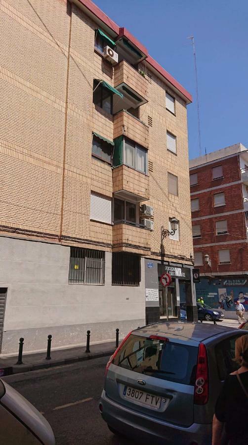 Se Alquila Doble Con Aire Acondicionado Valence